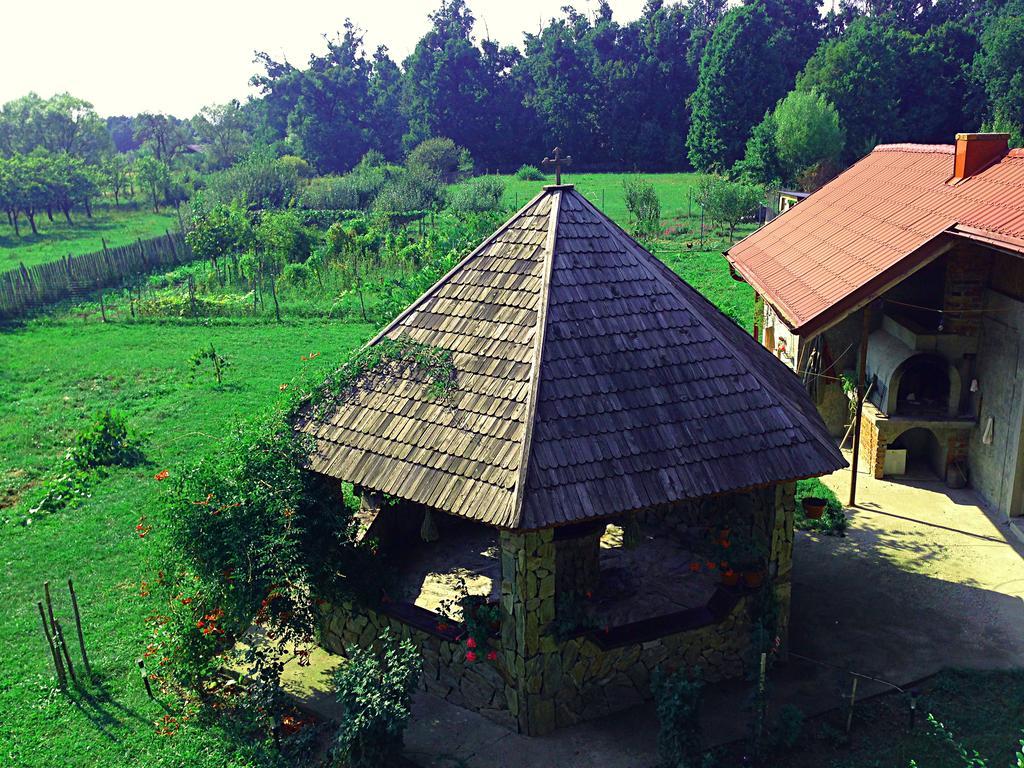 Hotel Casa Renti Novaci-Străini Exterior foto