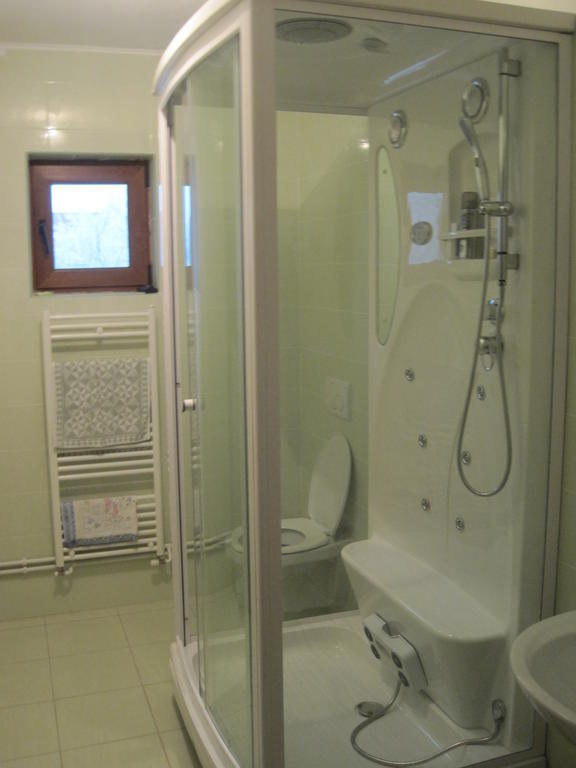 Hotel Casa Renti Novaci-Străini Habitación foto