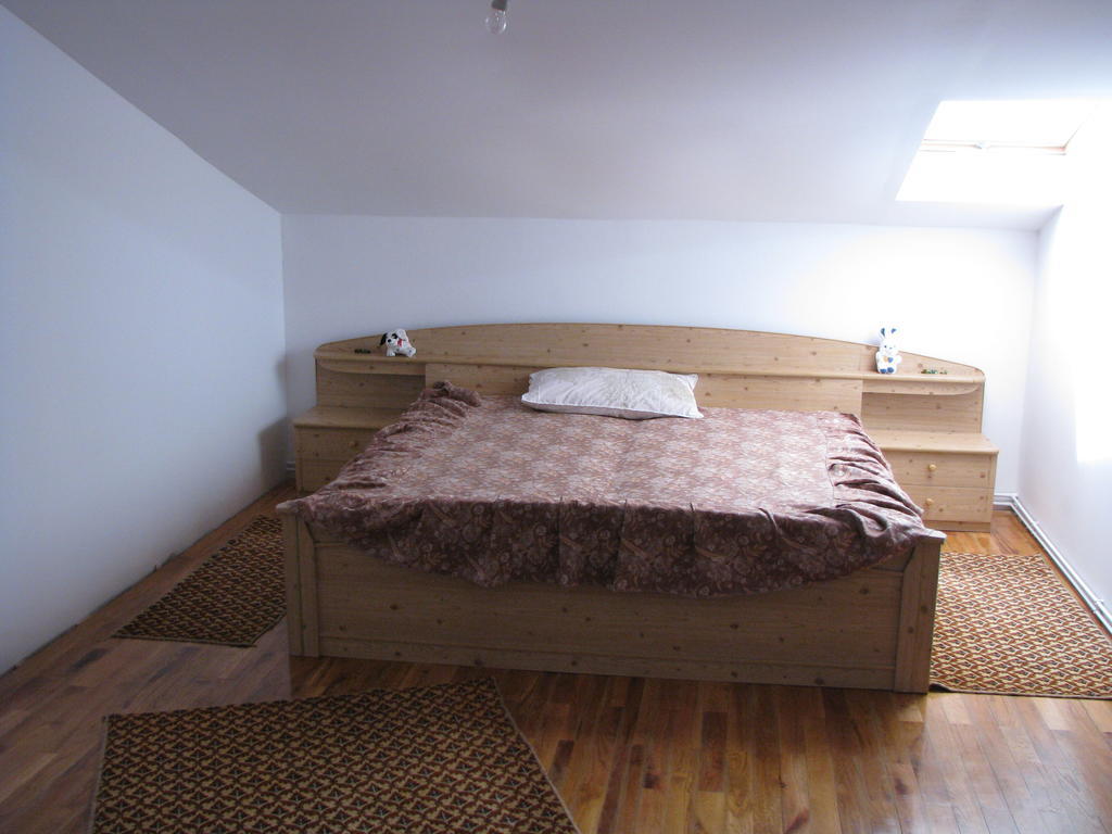 Hotel Casa Renti Novaci-Străini Habitación foto